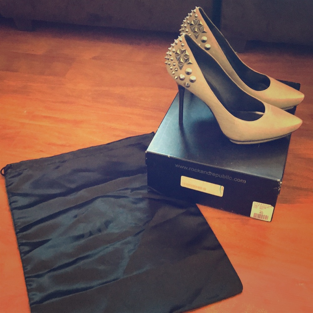 ROCK AND REPUBLIC STILETTO HEELS WITH SPIKES